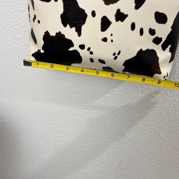 NEW! Elegant Cow Print Crossbody Bag - Picture 11 of 13